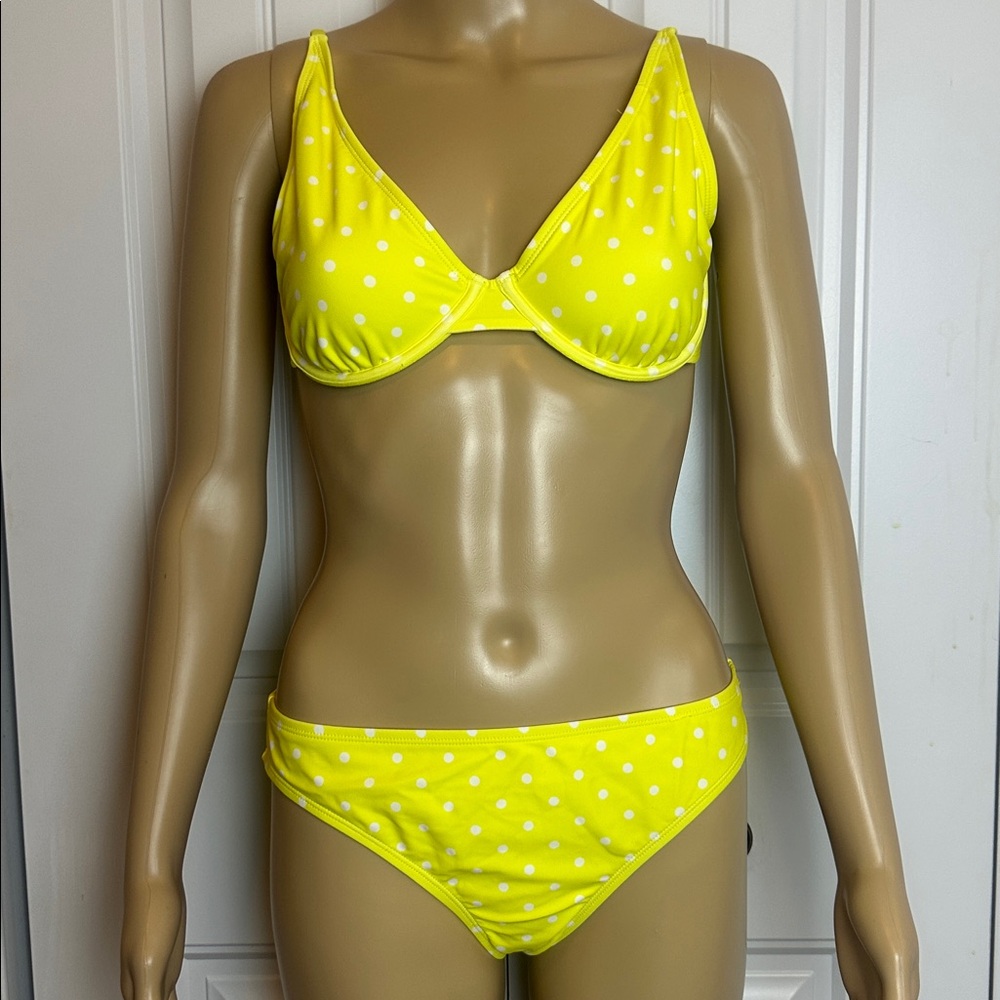 Yellow with White Polka Dot Women's Bikini Set. No Boundaries Size Large (11-13)